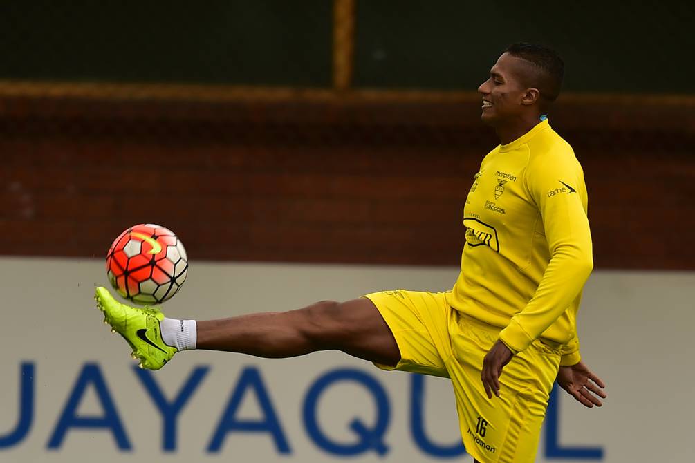 Antonio Valencia, who called ‘very poor person’ in Francisco Egas, has opened the doors of the Tricolor, dice directive of the FEF |  Football |  Deport